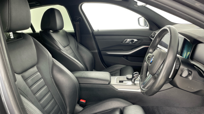 BMW 3 Series 320i xDrive M Sport 4dr Step Auto Petrol Saloon